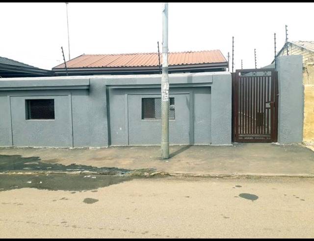 2 BEDROOM HOUSE FOR SALE IN ZONDI